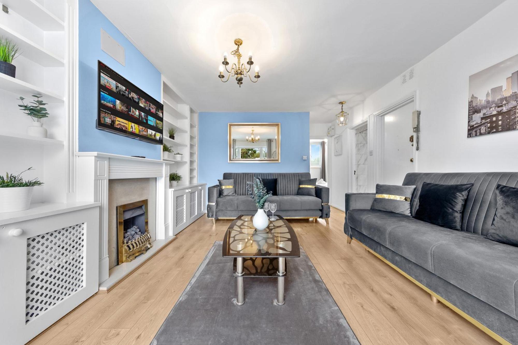 Newly Renovated Kensington 2 Bedroom Apartment With Balcony Near Harrods Sleeps 6, 2 Min Walk From Station Лондон Екстериор снимка