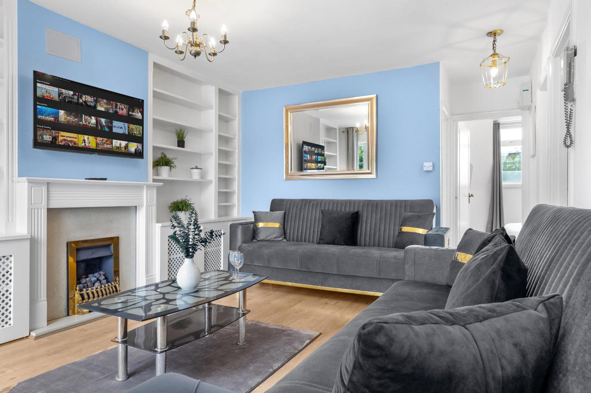 Newly Renovated Kensington 2 Bedroom Apartment With Balcony Near Harrods Sleeps 6, 2 Min Walk From Station Лондон Екстериор снимка