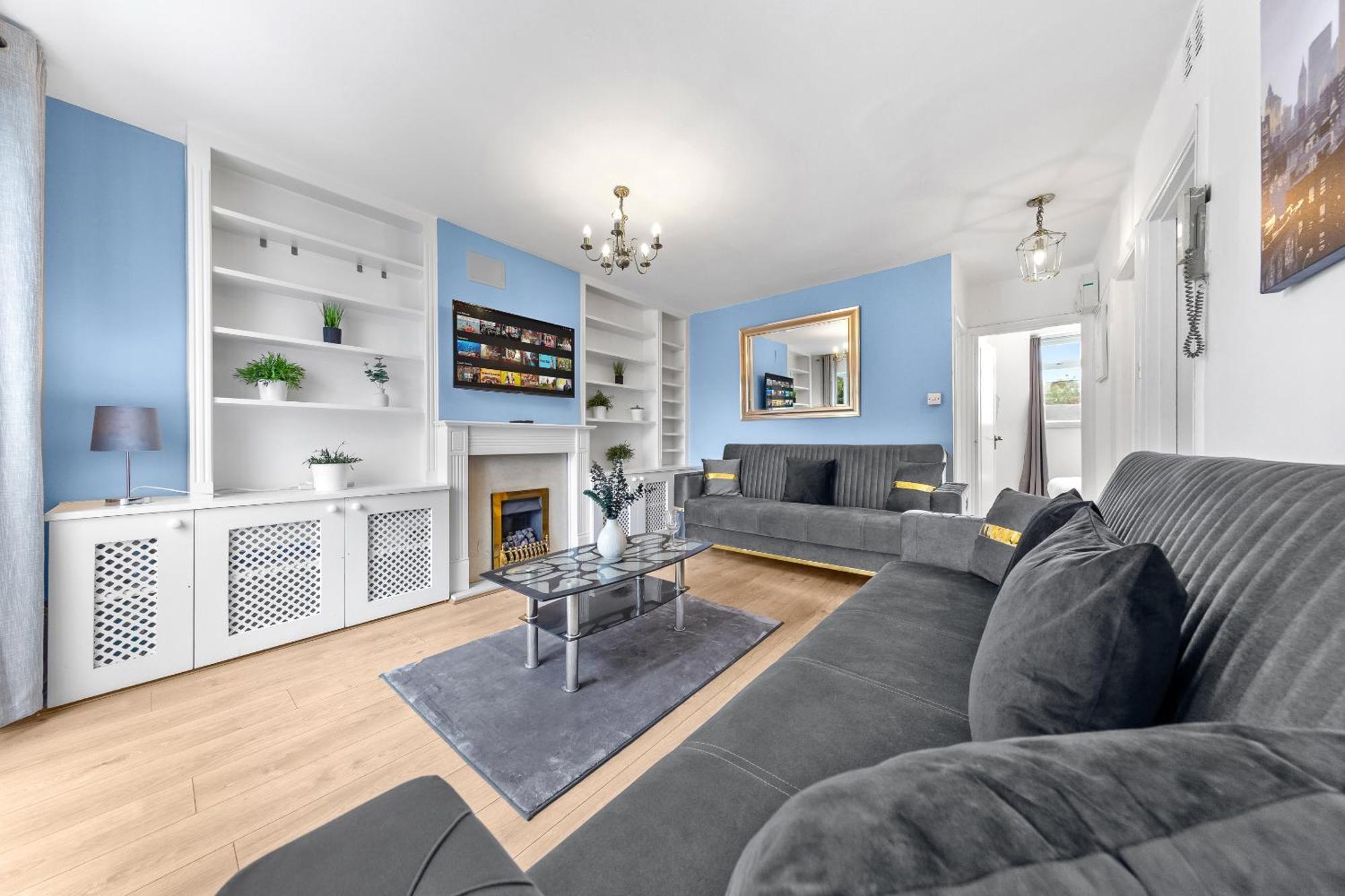 Newly Renovated Kensington 2 Bedroom Apartment With Balcony Near Harrods Sleeps 6, 2 Min Walk From Station Лондон Екстериор снимка